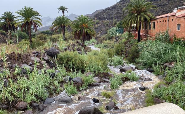 Con las playas vacías y los barrancos llenos
