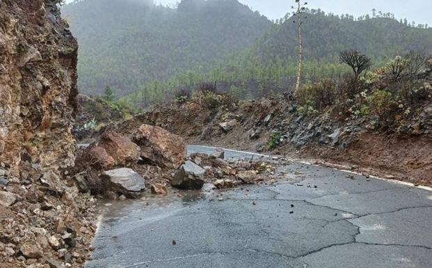 Las lluvias dejan varias carreteras cortadas, garajes inundados y árboles caídos