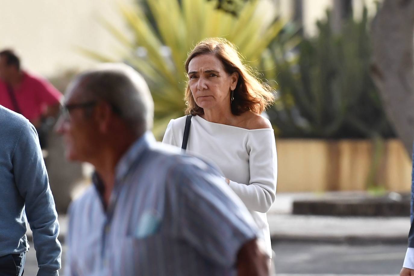 Ana MAría Pérez llega a la Ciudad de la Justicia. 