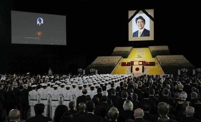 Polémico funeral de Estado en Japón para el asesinado Shinzo Abe