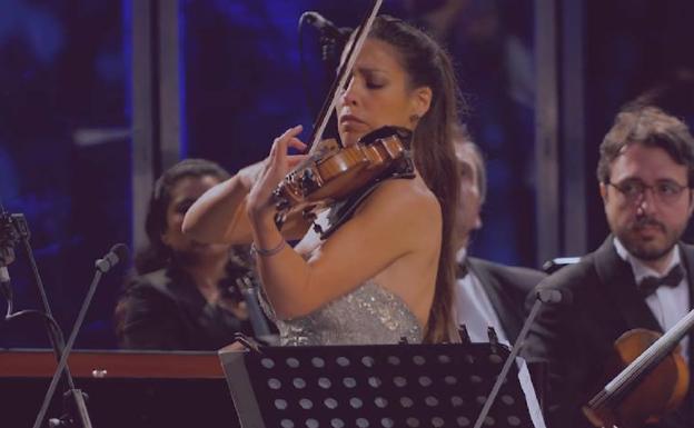 Violín y piano unidos en Santa Catalina, a Royal Hideaway Hotel