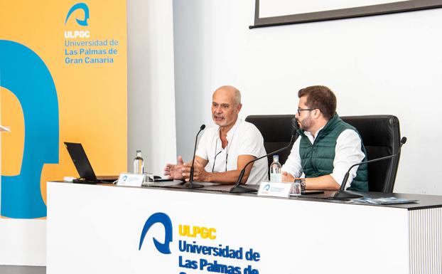 El angelote se refugia en las playas canarias para aparearse y tener a las crías