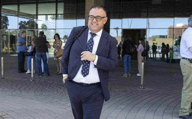 Domínguez intentó desacreditar a las funcionarias que cuestionaron el contrato y el segundo pago a RR7