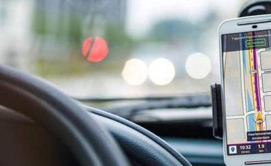 Las distracciones al volante por el uso de móviles y GPS ocasionan el 32% de los accidentes mortales