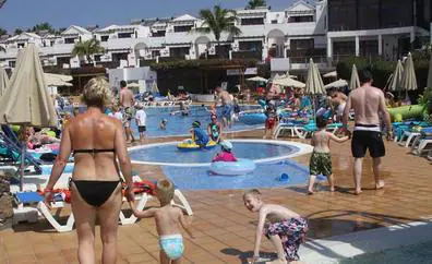 Canarias está a un 9% del turismo extranjero precovid pero los ingresos están por encima