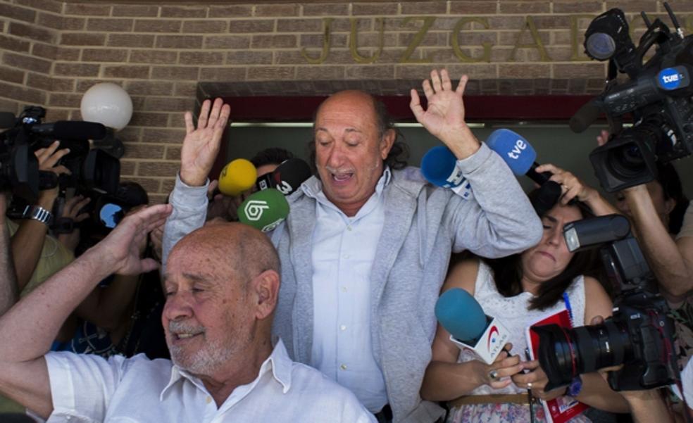 Dos encapuchados asaltan la casa de Francis Montesinos tras maniatarlo