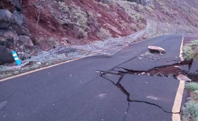Desprendimientos de rocas obligan al cierre de carreteras en El Hierro y Tenerife
