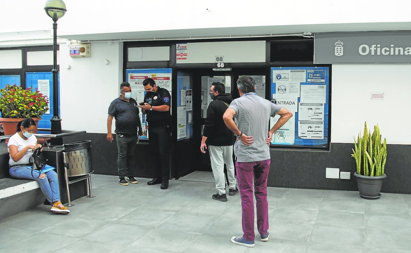 El inicio del curso escolar tira del empleo en Canarias y recorta el paro en 1.628 personas