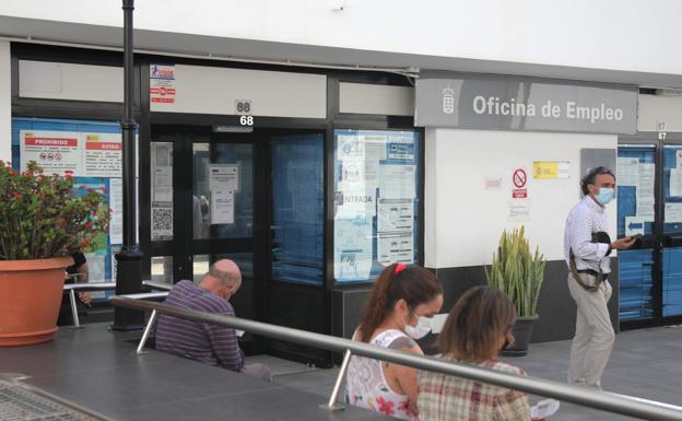 El desempleo bajó en septiembre por San Bartolomé, Teguise y Tinajo