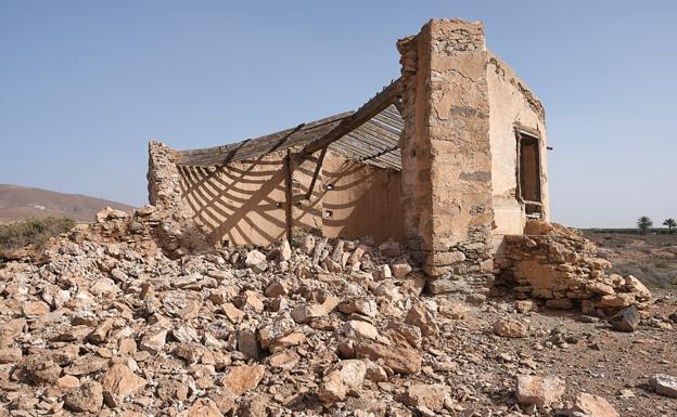 El taro, situado en las afueras de Tuineje casco, ya no tenía techo desde hace decenios. /Javier Melián / Acfi Press