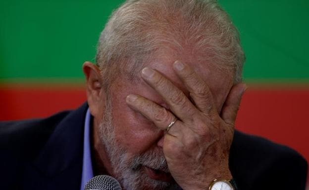 Lula se coloca ocho puntos por delante de Bolsonaro en las encuestas para la segunda vuelta