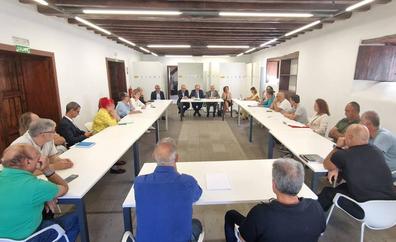 El Diputado del Común se reúne con asociaciones de afectados por el volcán de La Palma