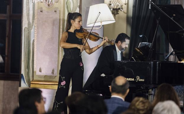 Leticia Moreno y Felipe Aguirre conmueven al público en un recital cargado de notas dramáticas, líricas y virtuosas