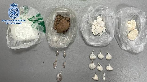 Detenido en Jinámar un hombre que vendía crack y heroína en su casa