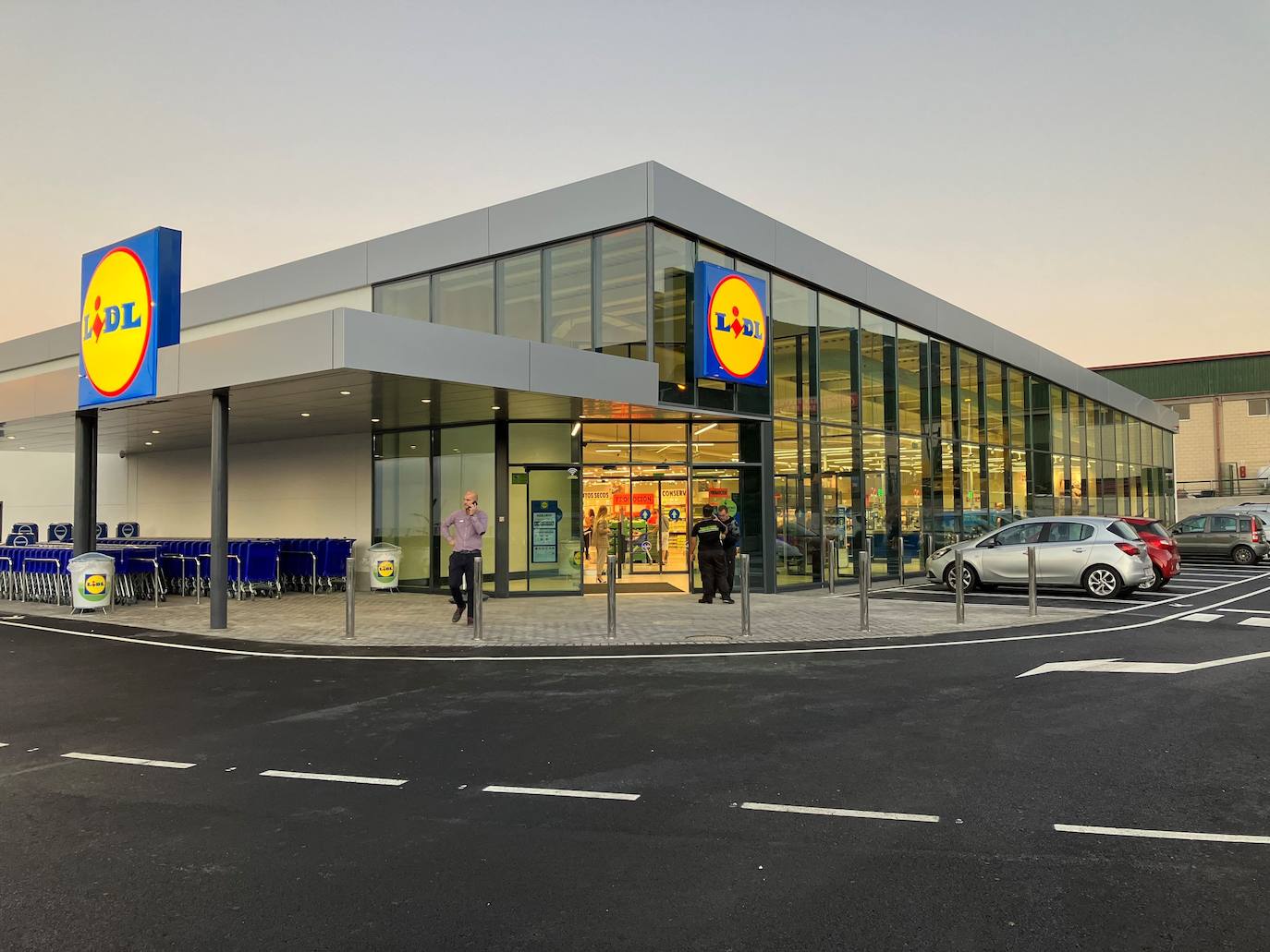 Lidl inaugura su segunda tienda en Adeje trasinvertir 8,3 M€ y crear 42 nuevos empleos