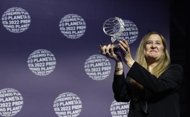Luz Gabás y Cristina Campos, doblete femenino en el segundo Planeta del millón de euros
