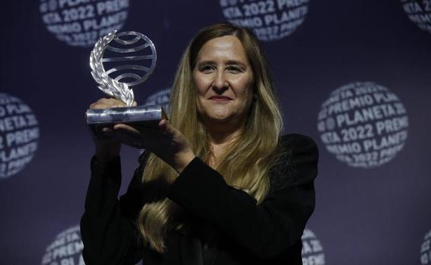 Luz Gabás gana el Premio Planeta con una novela histórica sobre la Luisiana