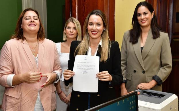 María Fernández se presenta a primarias de CC para el Cabildo