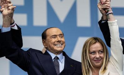 Meloni y Berlusconi firman una tregua y se comprometen a formar un Gobierno «cuanto antes» en Italia