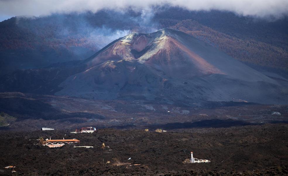 La Palma habilita un mirador en la Montaña de La Laguna para ver el volcán
