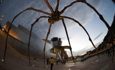 El Guggenheim luce su músculo de genio y titanio