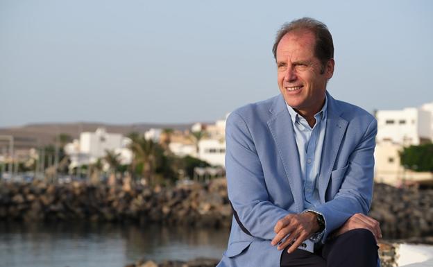 El gerente, en la avenida marítima de Puerto del Rosario. 