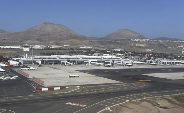 El aeropuerto tendrá mejor alumbrado en 2024 en la plataforma de aviones