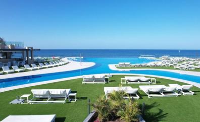 Perchel Beach Club, patrocinador oficial de la Gran Canaria Swim Week by Moda Cálida 2022