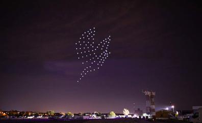 200 drones en un espectáculo de luz, música y color en el Faro