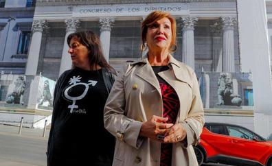 Plataforma Trans presiona a un PSOE que no supera su división