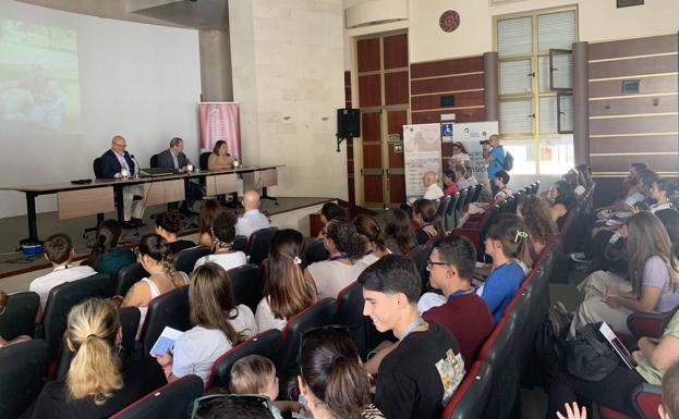 Más de 300 personas participan en las jornadas de Familia, Crianza y Educación