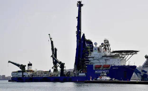 </p><p>El buque 'Amazon', de la compañía Mcdermott, volvió esta semana al puerto de Las Palmas donde se ha convertido ya en un habitual. Está realizando un trabajo de instalación de tuberías de gas entre Mauritania y Senegal. Vino a hacer un cambio de tripulación.