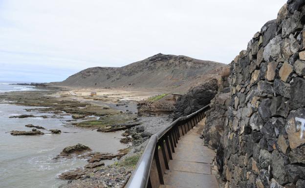 La mejora de los accesos al Confital se hará a principios del año que viene