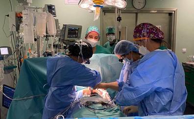El hospital Doctor Negrín realiza el trasplante de corazón número 50