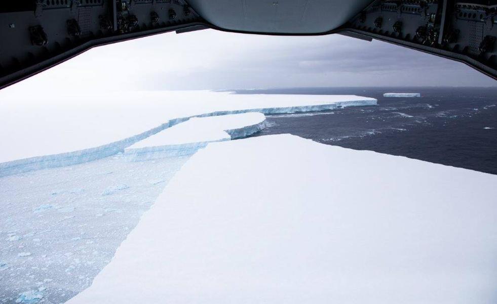 Descubren una nueva forma en la que se rompen los icebergs más grandes