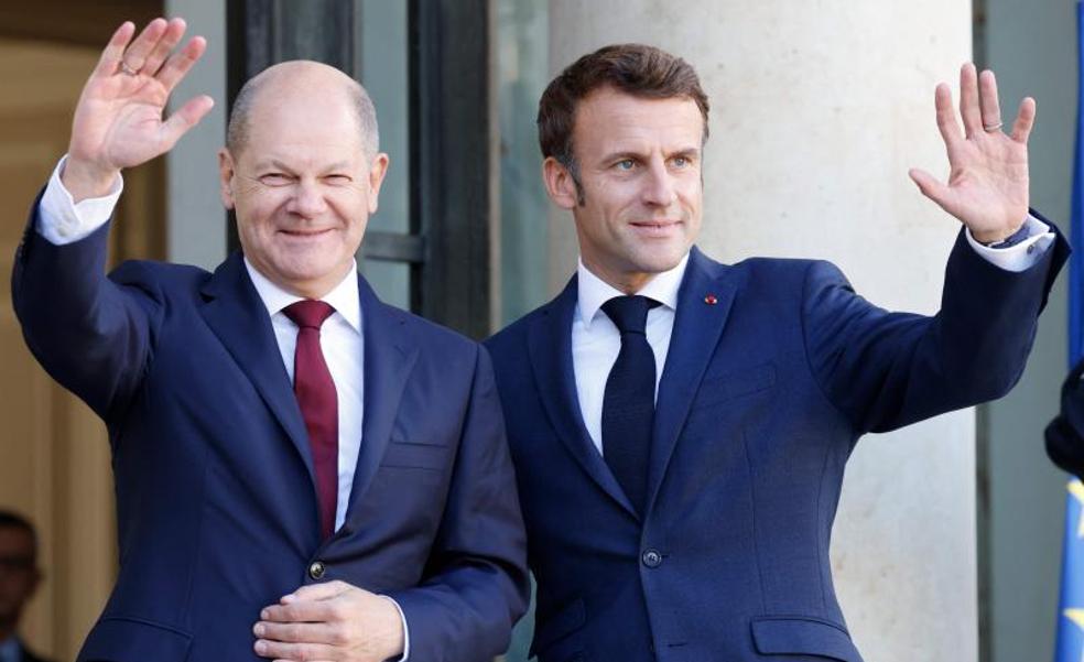 Macron y Scholz tratan de arrancar el gripado motor francoalemán de la UE