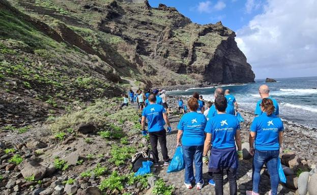 Más de 300 voluntarios se movilizan en la celebración de la Semana Social de CaixaBank en Canarias