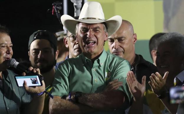 El presidente brasileño, Jair Bolsonaro, en un acto de campaña en Guarulhos. 