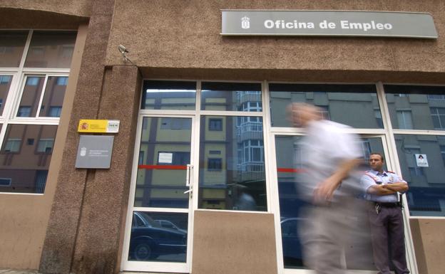 El mercado laboral empieza a aflojar: Canarias destruye 1.800 empleos en tres meses