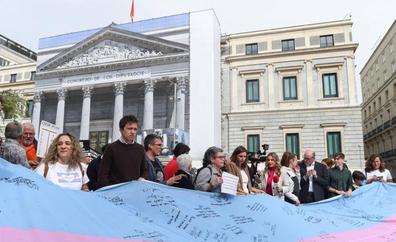 Los socios del PSOE firman que no haya más prórrogas a la ley trans