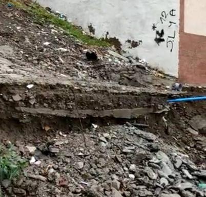El Ayuntamiento advierte del riesgo de derrumbe de la calle Cantabria