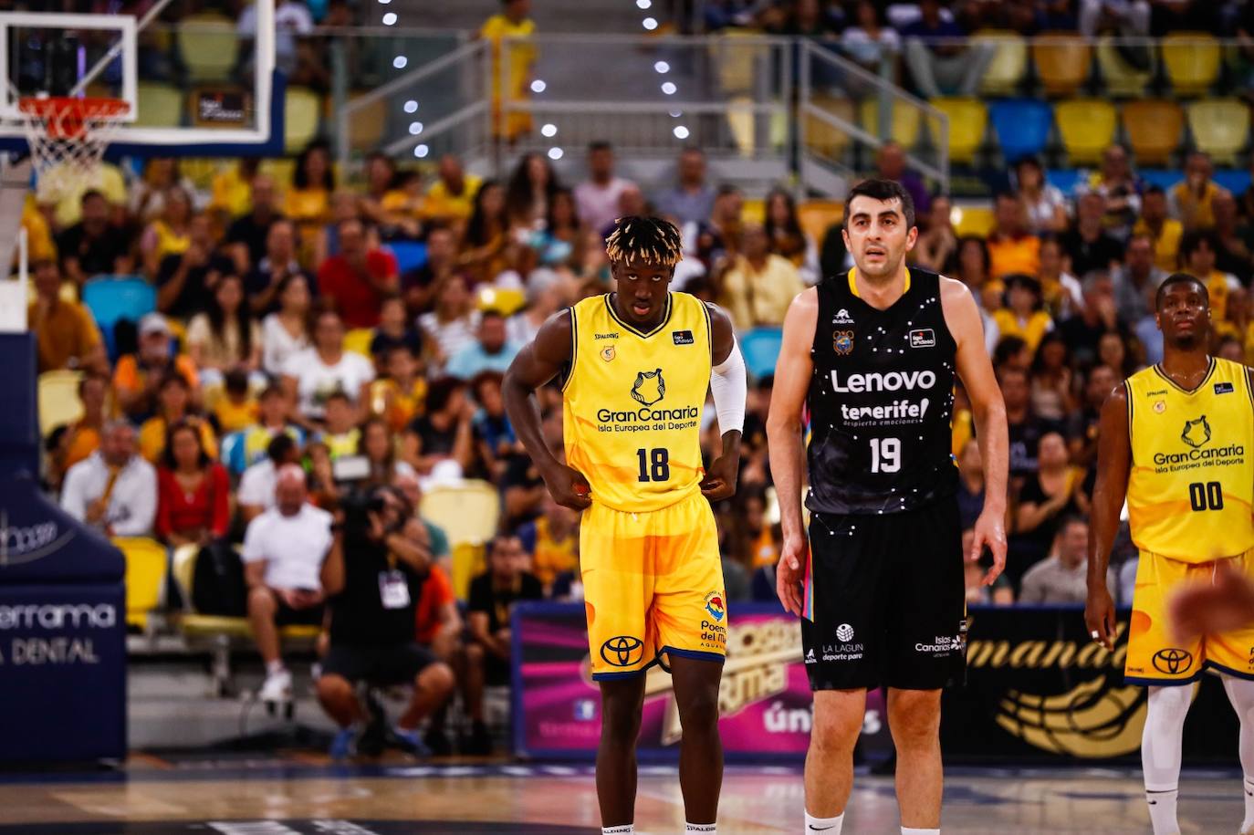 Las mejores imágenes del derbi Granca-Lenovo