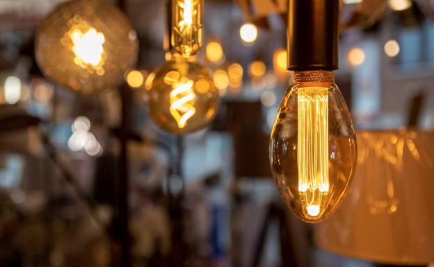 El precio de la luz sube este lunes un 20%