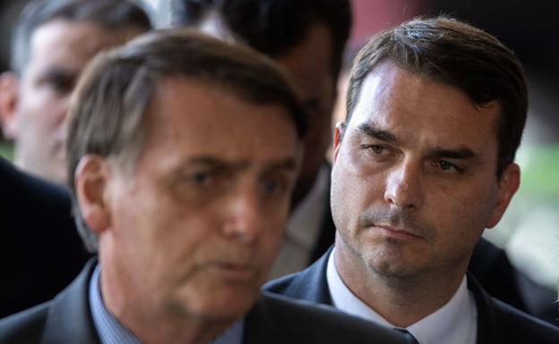 «Levantemos la cabeza y no renunciemos», exclama Flavio Bolsonaro