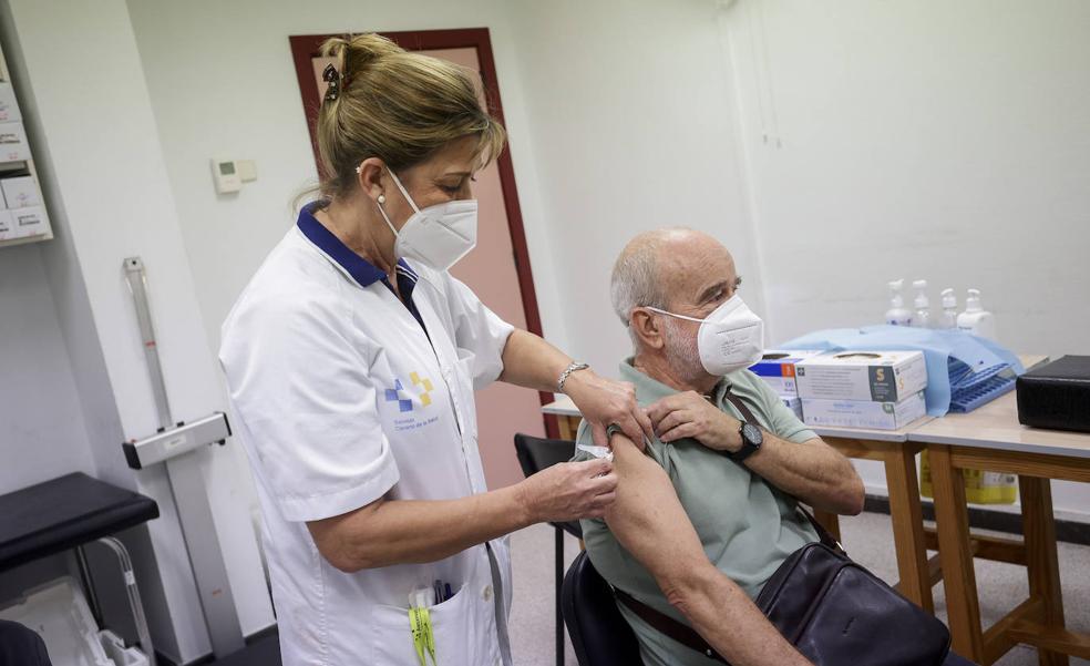 97.078 isleños tienen ya la cuarta dosis de la vacuna anticovid