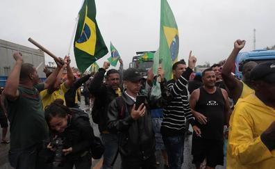 El silencio de Bolsonaro agrava la tensión y provoca disturbios que bloquean veinte Estados en Brasil