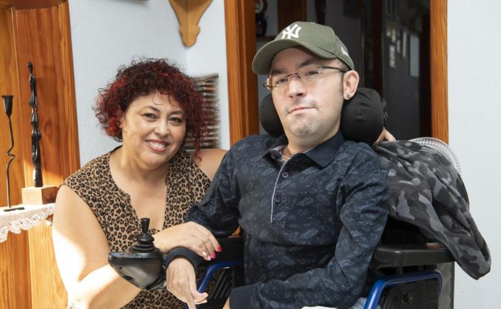 Un doctorado que merece dos cum laude: el de Gabriel y el de su madre