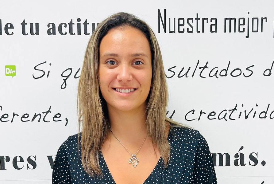 Ocho hijos e hijas de trabajadores de HiperDino se benefician de una ayuda para continuar sus estudios