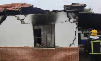 Incendian la casa del autor del tiroteo mortal de Ciudad Real