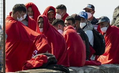 Llegan más de 100 migrantes en tres pateras a Fuerteventura y Lanzarote